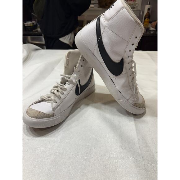 Nike Blazer Mid 77 Big Kids 6Y - Picture 5 of 11